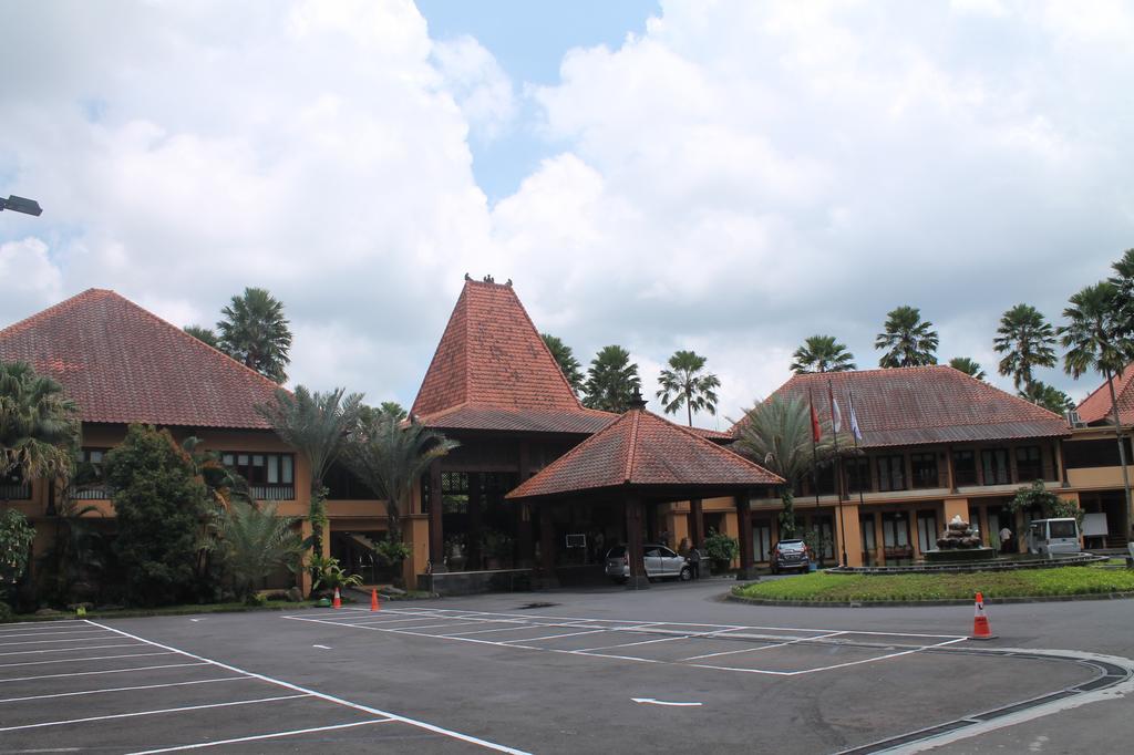 Laras Asri Resort & Spa Salatiga Exterior photo